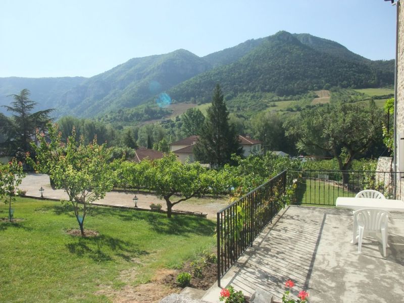 photo 4 Location entre particuliers Millau studio Midi-Pyrnes Aveyron Vue de la terrasse