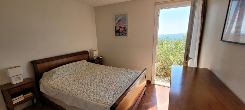 photo 11 Location entre particuliers Roquebrune sur Argens villa Provence-Alpes-Cte d'Azur Var chambre 2