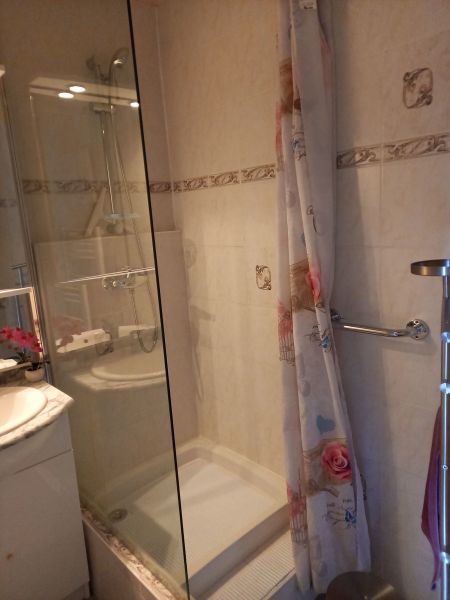 photo 14 Location entre particuliers Les 2 Alpes appartement Rhne-Alpes Isre Salle d'eau