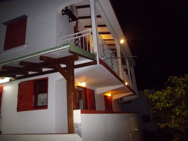 photo 1 Location entre particuliers Sainte Anne (Guadeloupe) appartement Grande Terre  Vue extrieure de la location