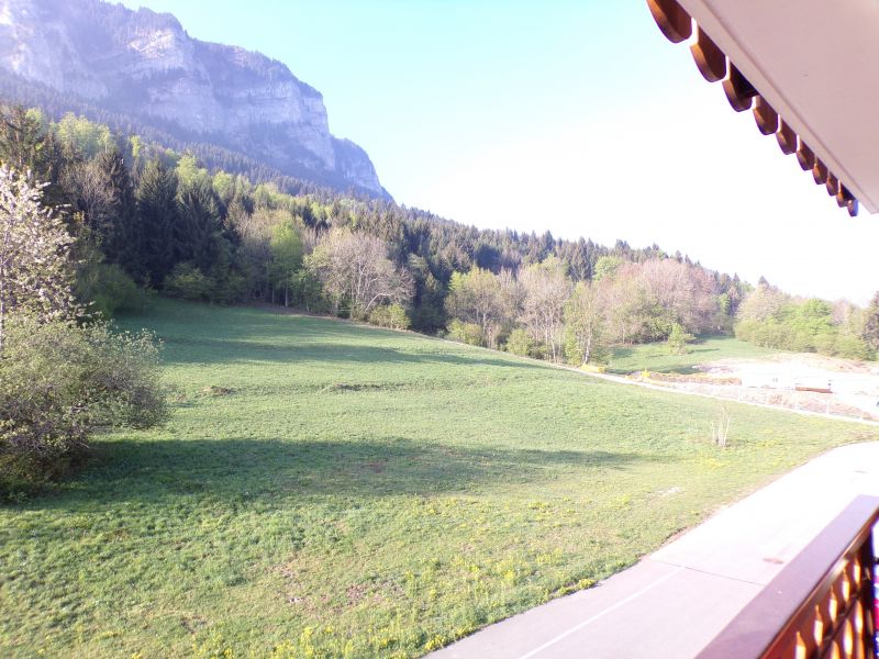 photo 13 Location entre particuliers Thollon Les Mmises appartement Rhne-Alpes Haute-Savoie Vue du balcon