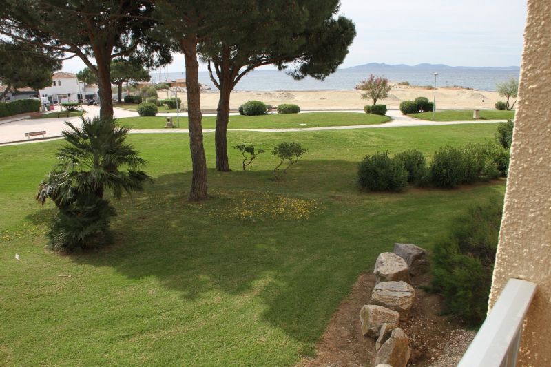 photo 0 Location entre particuliers La Londe-les-Maures appartement Provence-Alpes-Cte d'Azur Var Vue du balcon