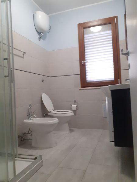 photo 3 Location entre particuliers Castiadas villa Sardaigne Cagliari (province de) salle de bain