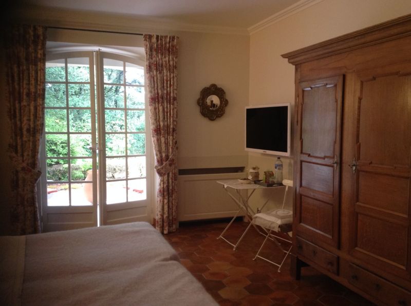 photo 8 Location entre particuliers Bonnieux villa Provence-Alpes-Cte d'Azur Vaucluse chambre 2