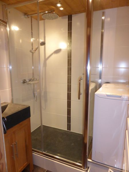 photo 17 Location entre particuliers Chamonix Mont-Blanc appartement Rhne-Alpes Haute-Savoie salle de bain