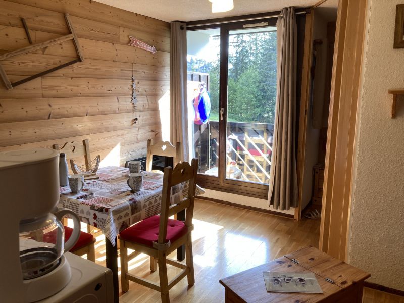 photo 1 Location entre particuliers Manigod-Croix Fry/L'tale-Merdassier studio Rhne-Alpes Haute-Savoie Balcon