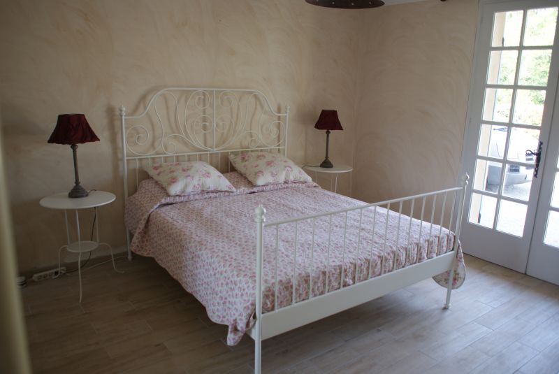 photo 16 Location entre particuliers Rustrel villa Provence-Alpes-Cte d'Azur Vaucluse chambre 1