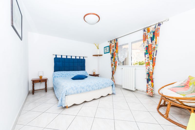 photo 8 Location entre particuliers Cassis villa Provence-Alpes-Cte d'Azur Bouches du Rhne chambre 1