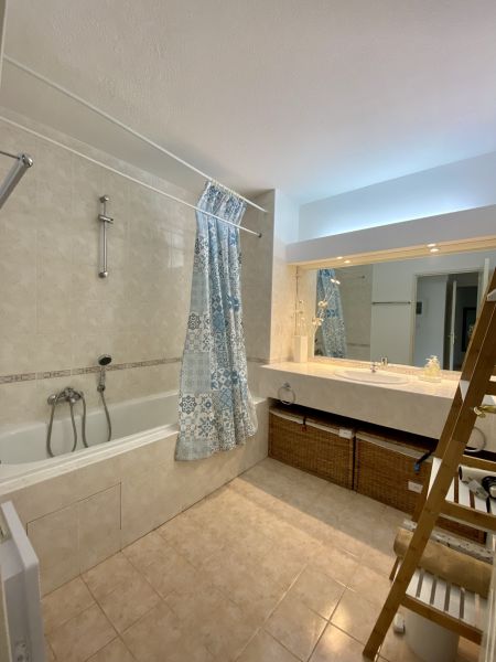 photo 18 Location entre particuliers Frjus appartement Provence-Alpes-Cte d'Azur Var salle de bain