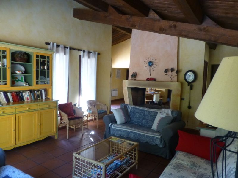 photo 10 Location entre particuliers Aups villa Provence-Alpes-Cte d'Azur Var Salon