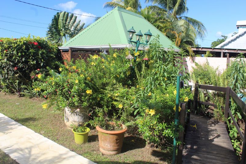 photo 3 Location entre particuliers Deshaies gite Basse Terre  Jardin